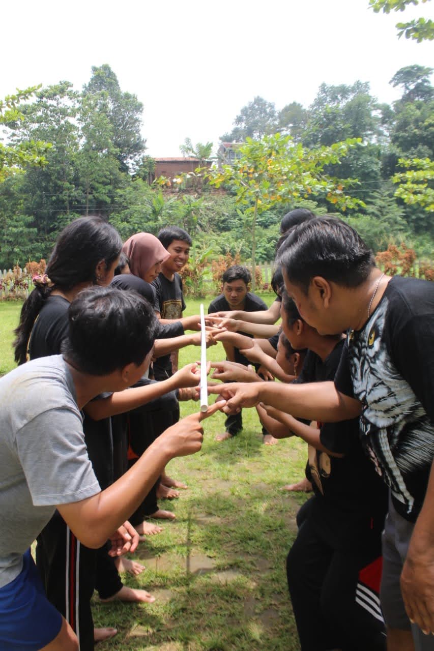 Kegiatan Outbound dan Team Building